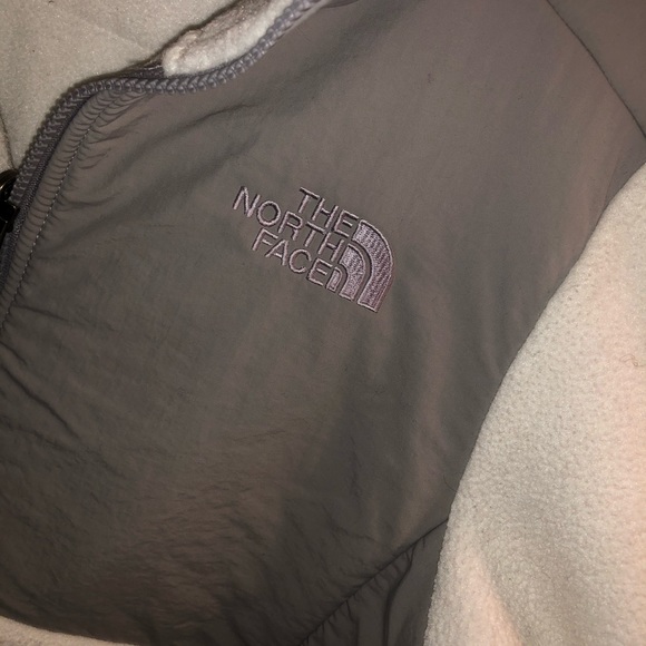The North Face GIRLS Denali Fleece Jacket - Picture 2 of 3